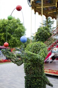 topiary-juggler           